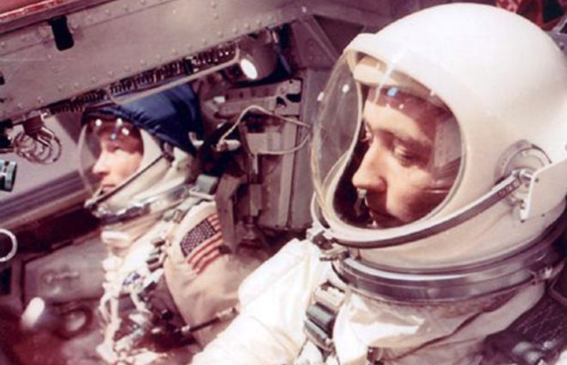 Gemini-4-Astronaut-James-McDivitt-sighting-of-cylindrical-object-in-space.jpg